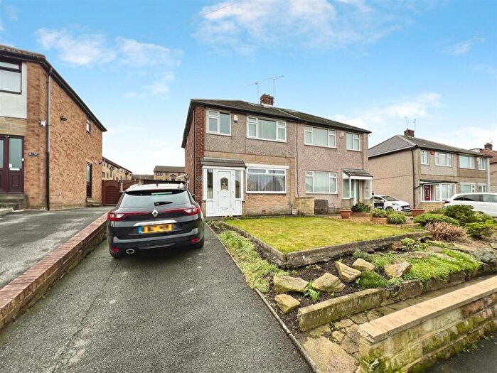 3 Bedroom Semi Detached House For Sale In Hall Avenue, Bradford, BD2