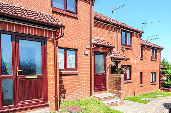 1 Bedroom Apartment For Sale In Sixpenny Close, Parkstone, Poole, Dorset, BH12