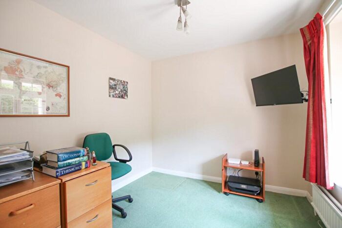 4 Bedroom Detached House For Sale In Martins Drive, Wokingham, RG41