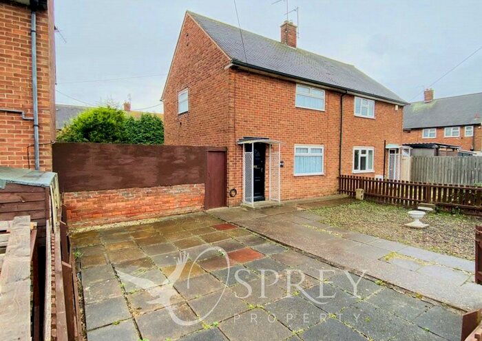 2 Bedroom Semi-Detached House To Rent In Wexford Avenue, Hull, HU9