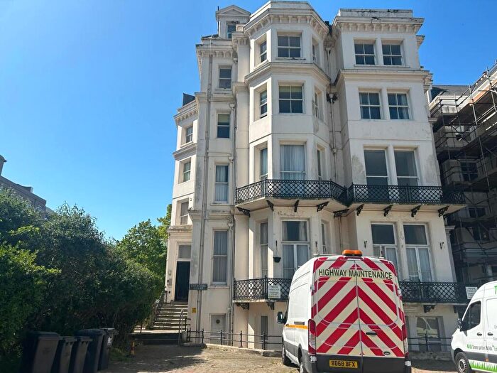 2 Bedroom Flat To Rent In Churchill Court, - Wilmington Gardens, Eastbourne, BN21
