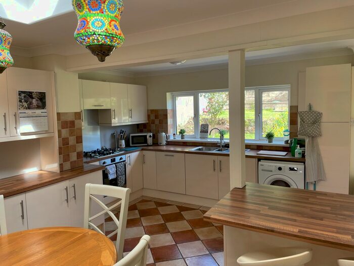 3 Bedroom Bungalow To Rent In Cleveland Avenue, Mumbles, Swansea, SA3