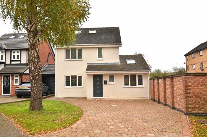 5 Bedroom Detached House To Rent In Bennison Drive, Harold Wood, RM3