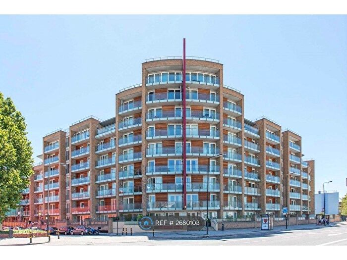 2 Bedroom Flat To Rent In Viridian Apartments, London, SW8