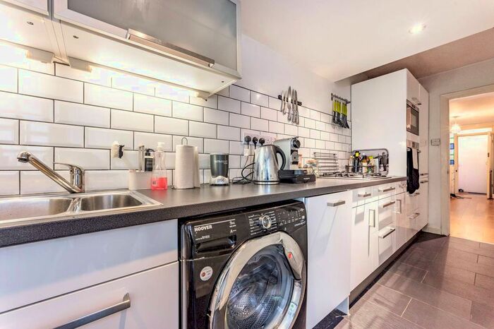 1 Bedroom Maisonette To Rent In Gresham Road, Brixton, London, SW9