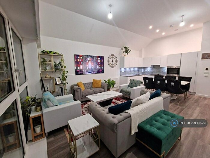 4 Bedroom Flat To Rent In Castle Street, London, E13