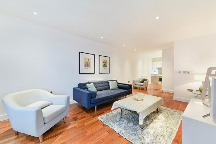 2 Bedroom Flat To Rent In John Donne Way, Greenwich, London, SE10