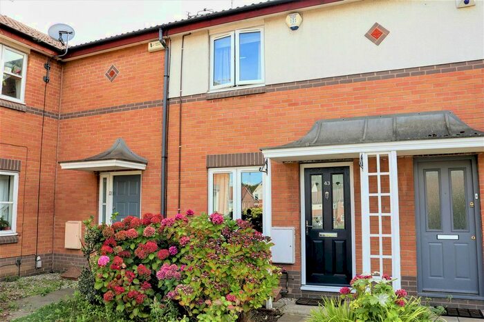 2 Bedroom Terraced House To Rent In Grange Road, Hunslet, Leeds, LS10