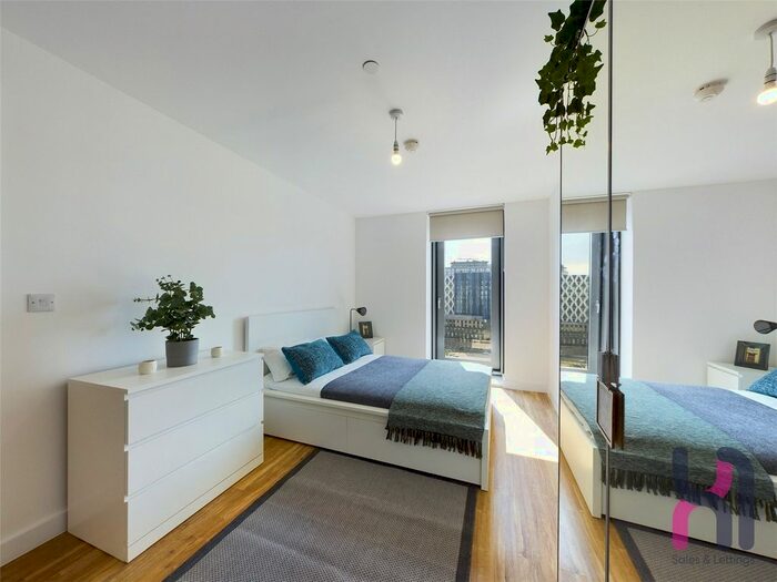 2 Bedroom Flat To Rent In Media City, Michigan Point Tower D, Michigan Avenue, Salford, M50