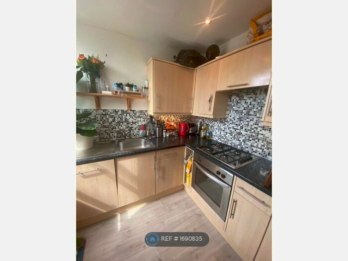 1 Bedroom Flat To Rent In Latham Street, Preston, Lancashire, PR1