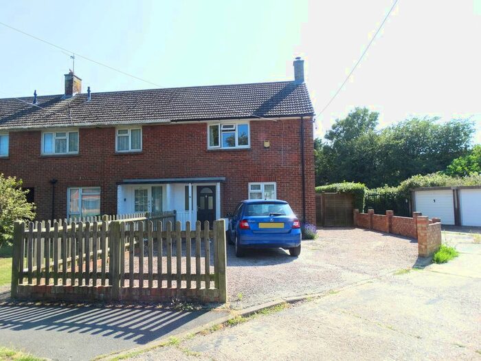 2 Bedroom End Of Terrace House To Rent In Marsh Crescent, New Romney, TN28