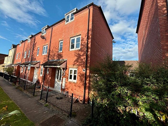 4 Bedroom Town House To Rent In Wordsworth Avenue, Stratford-upon-Avon, CV37