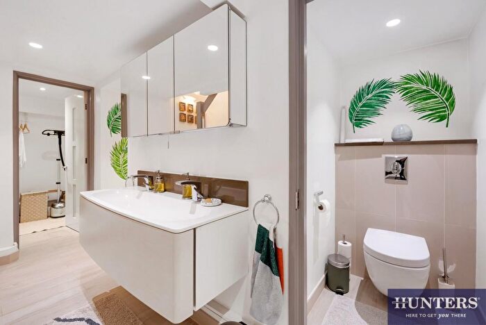 2 Bedroom Flat For Sale In Greencroft Gardens, London, NW6