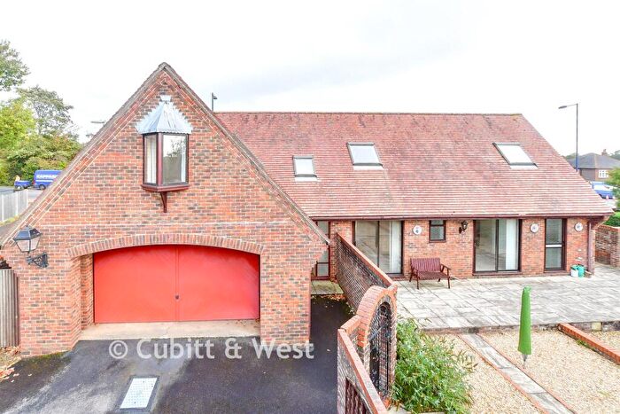 4 Bedroom Detached House For Sale In Pump Lane, Waterlooville, Hampshire, PO8