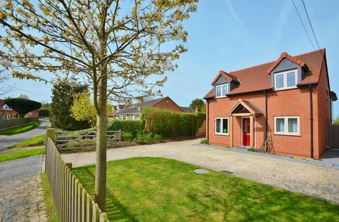 4 Bedroom Detached House For Sale In Silver Street, Tetsworth, OX9