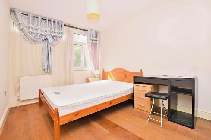 3 Bedroom Maisonette To Rent In Haymerle Road Unwin Close, SE15