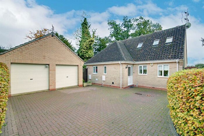 4 Bedroom Chalet For Sale In Beech Close, Warboys, PE28