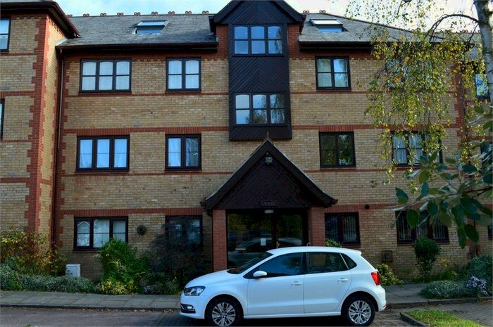 2 Bedroom Flat To Rent In College Close, Grays, RM17
