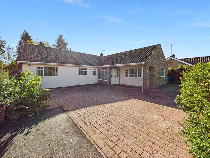 4 Bedroom Detached Bungalow For Sale In West Leys Park, Swanland, HU14