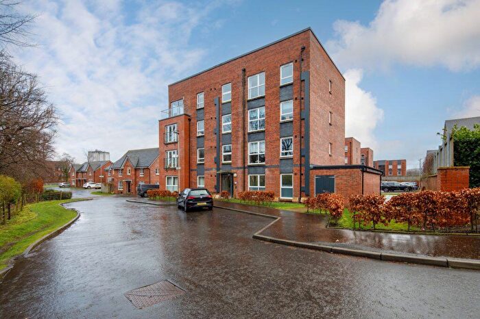 2 Bedroom Flat For Sale In Inverlair Drive, Cathcart, G43
