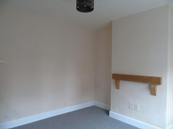 3 Bedroom Terraced House To Rent In Chatsworth Road, Chesterfield, S40