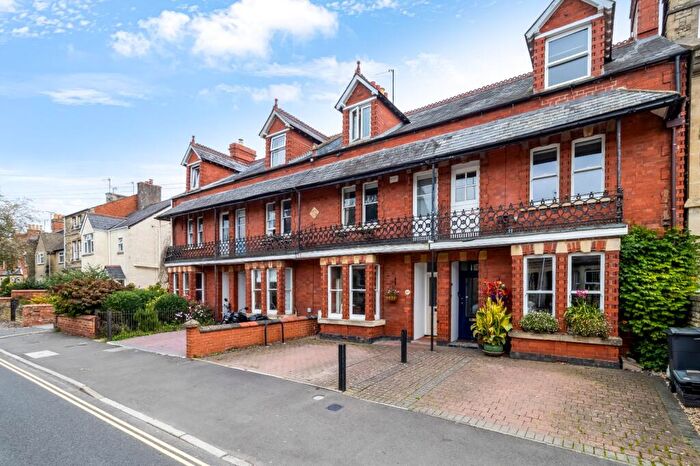4 Bedroom Terraced House For Sale In Victoria Road, Cirencester, Gloucestershire, GL7