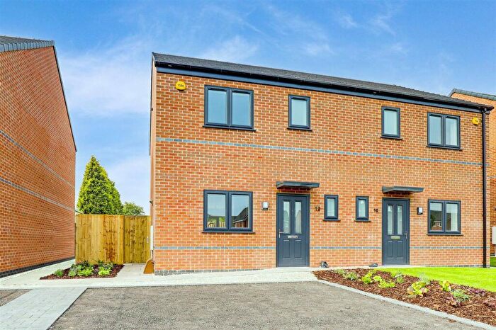 3 Bedroom Semi Detached House For Sale In Daniels Way, Hucknall, NG15