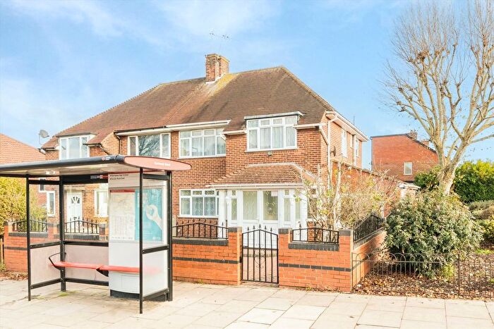 3 Bedroom Semi Detached House To Rent In Greenford Avenue, Hanwell, W7