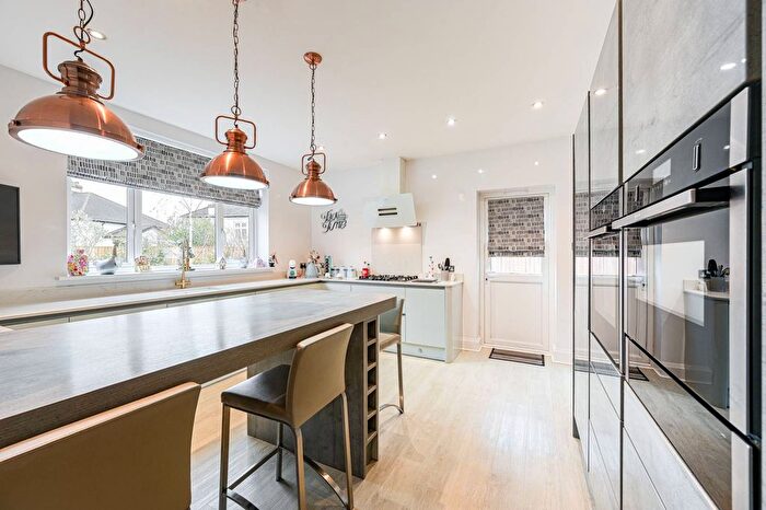 4 Bedroom Detached House For Sale In Bromley Avenue, Shortlands, Bromley, BR1