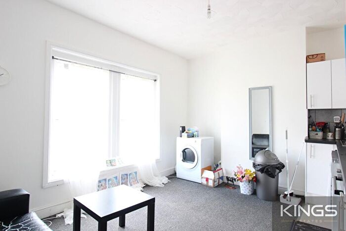 2 Bedroom Flat To Rent In Portswood Road, Southampton, SO17