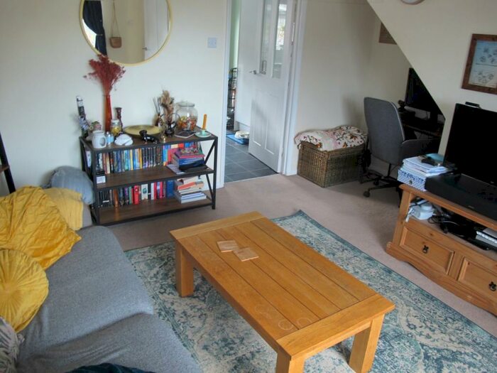 2 Bedroom Semi-Detached House To Rent In Lewes, Lewes, BN7
