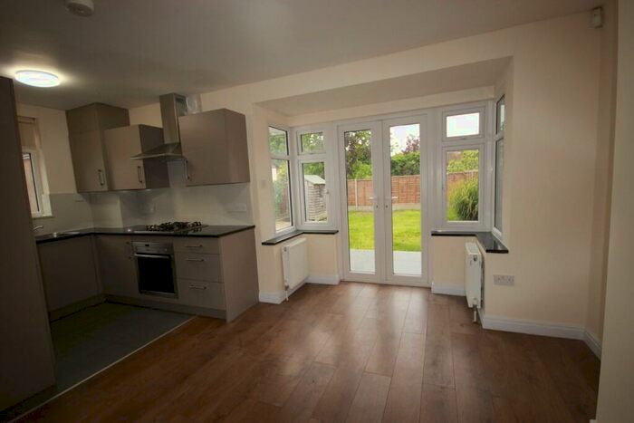 3 Bedroom House To Rent In Langley Road, Slough, SL3