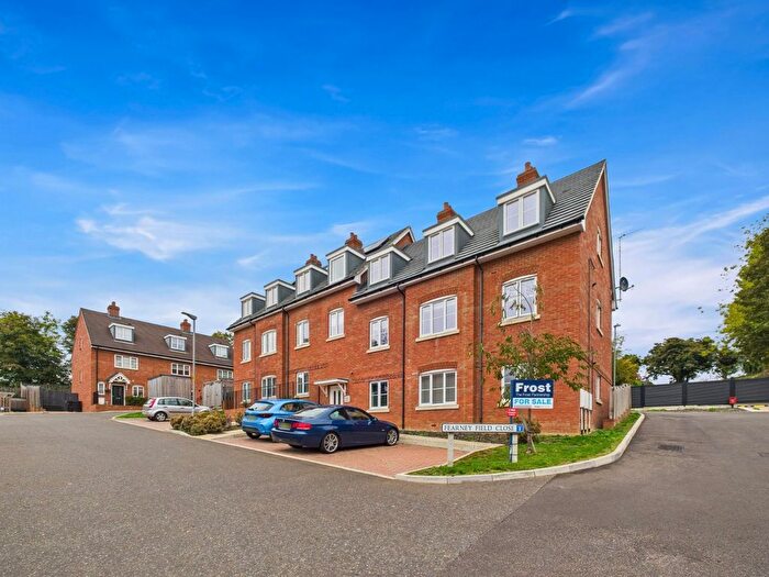 2 Bedroom Flat For Sale In Fearney Field Close, Chesham, Buckinghamshire, HP5