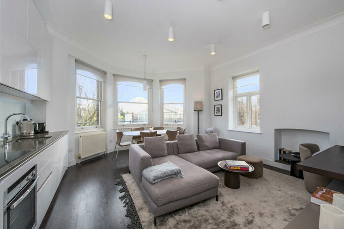 2 Bedroom Flat To Rent In East Heath Road, Hampstead, NW3