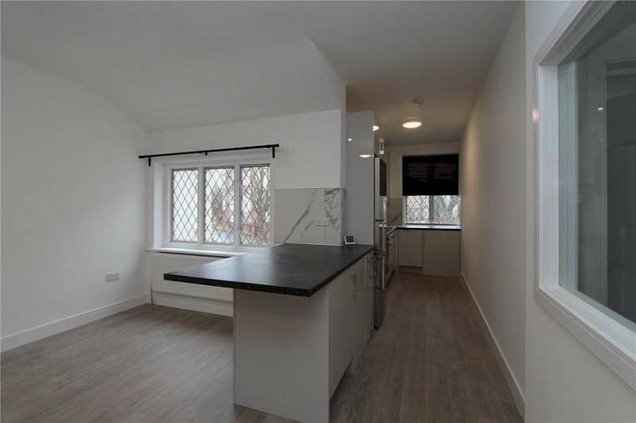 4 Bedroom Flat To Rent In Hart Grove, London, W5