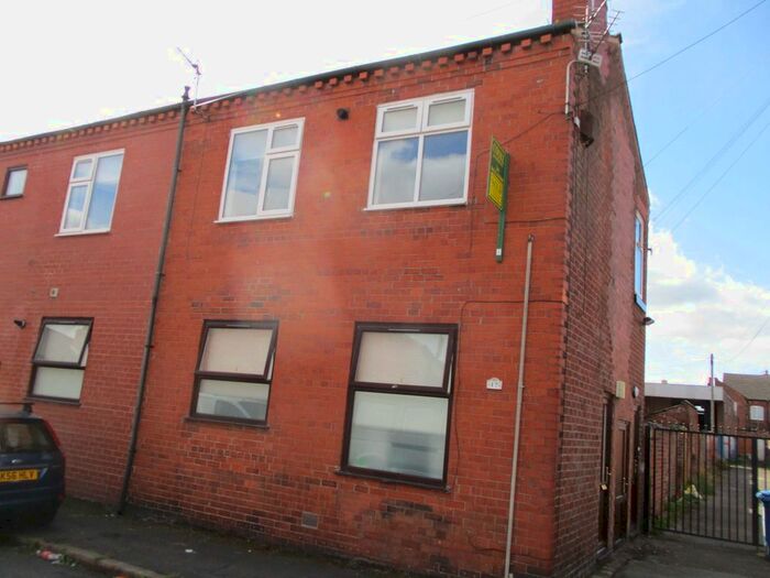 2 Bedroom Flat To Rent In Farnworth Street, Leigh, Greater Manchester, WN7