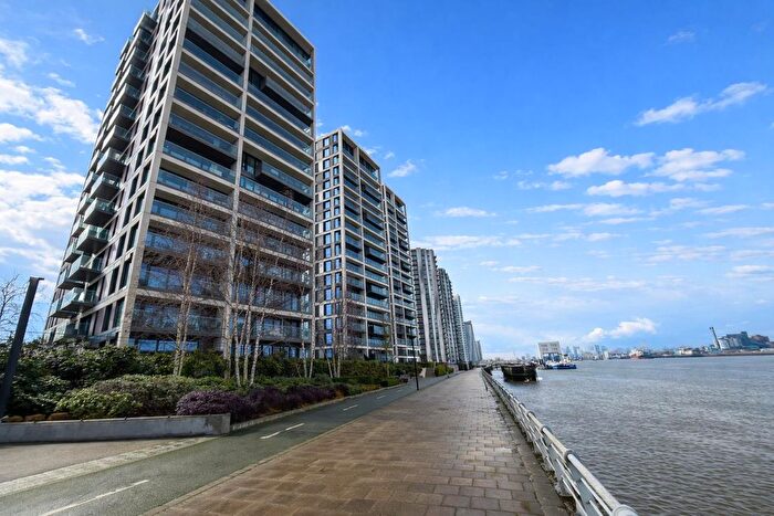 2 Bedroom Flat For Sale In Duke Of Wellington Avenue, London, SE18