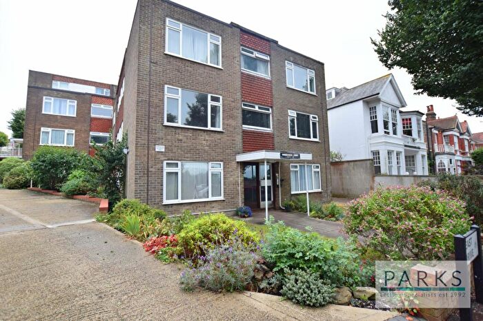 1 Bedroom Apartment To Rent In Windermere Court, East Drive, Brighton, East Sussex, BN2