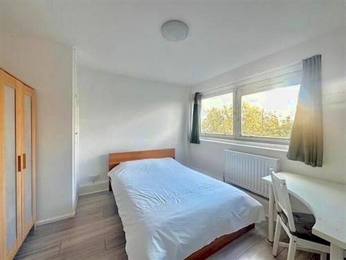 3 Bedroom Flat To Rent In Market Road, York Way Estate, London, N7