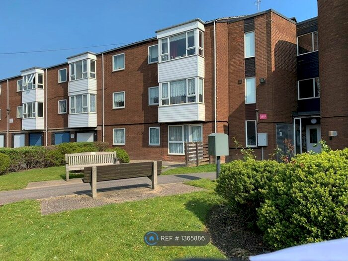2 Bedroom Flat To Rent In Clifford Court, Ossett, WF5