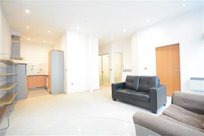 2 Bedroom Flat To Rent In George Street, Nottingham, NG1