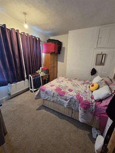 3 Bedroom Terraced House To Rent In Loyd Road, Abington, Northampton, NN1