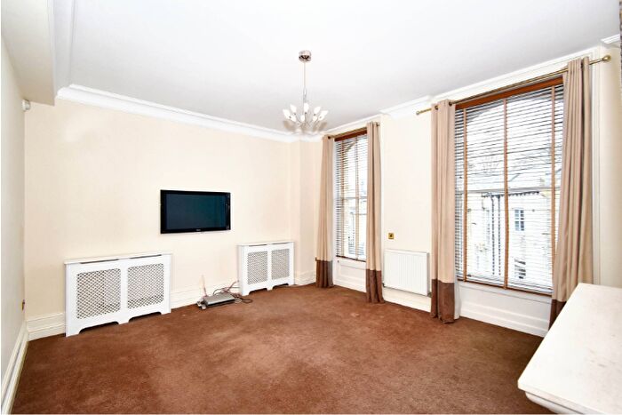 2 Bedroom Apartment To Rent In Edgerton Road, Huddersfield, West Yorkshire, HD1
