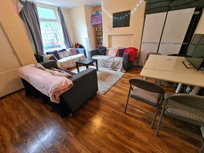 7 Bedroom House To Rent In Ebberston Terrace, Leeds, LS6