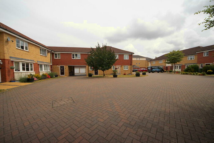 3 Bedroom House To Rent In Sherriff Close, KT10