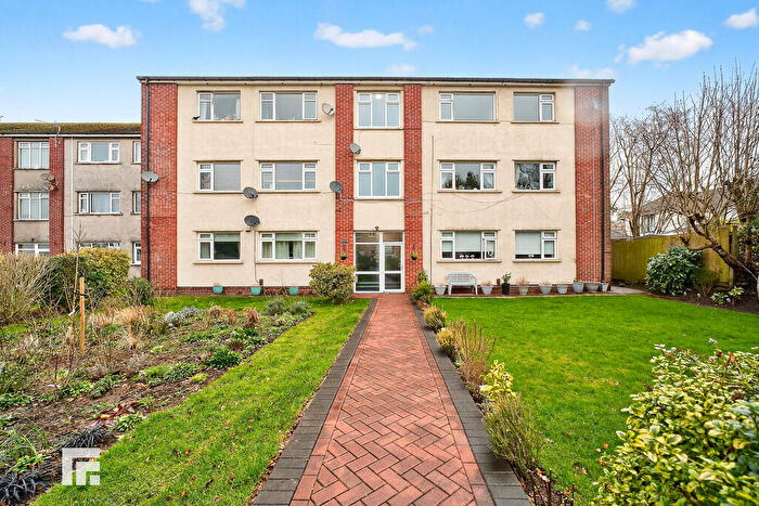 2 Bedroom Apartment For Sale In Rookwood Close, Llandaff, Cardiff, CF5