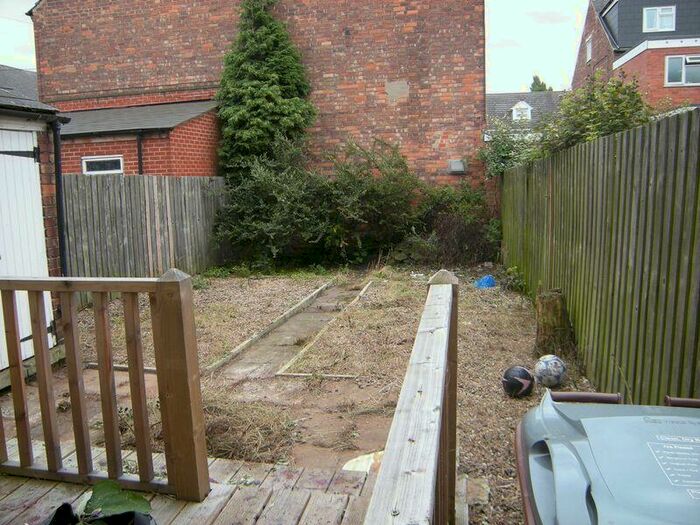 4 Bedroom Semi-Detached House To Rent In Ednaston Road, Nottingham, NG7