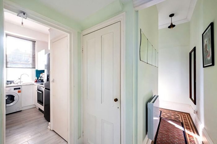 1 Bedroom Flat For Sale In London Road, Uckfield, TN22