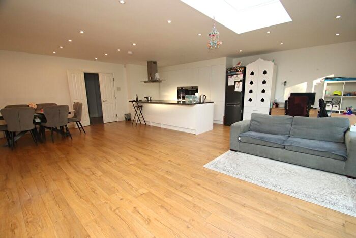 4 Bedroom Detached House To Rent In Rusland Avenue, Orpington, BR6