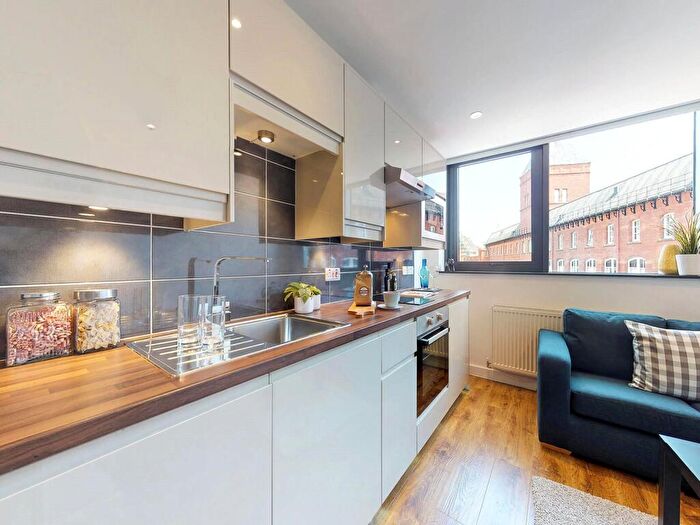 Apartment To Rent In Apt, Ribbon Residence #, LS3